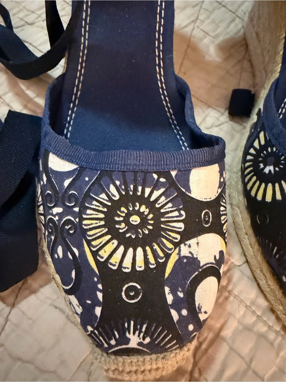 Unisa Navy Patterned Espadrille Wedge Sandals with Ribbon Ankle Tie Sz 9